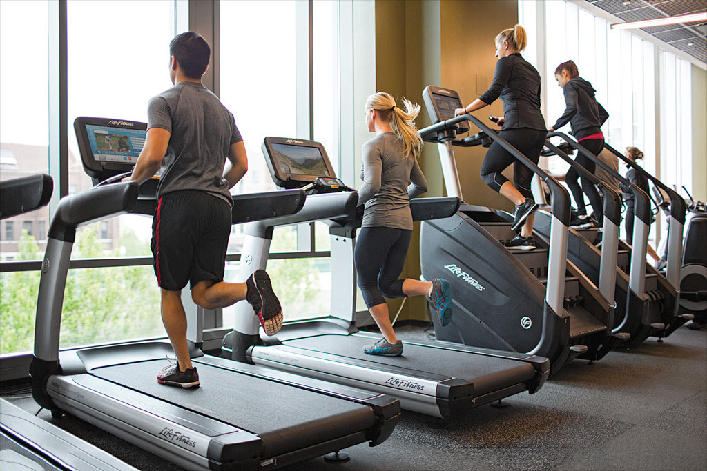 Bir qaçış yolunda bir hiit məşqi necə etmək olar?