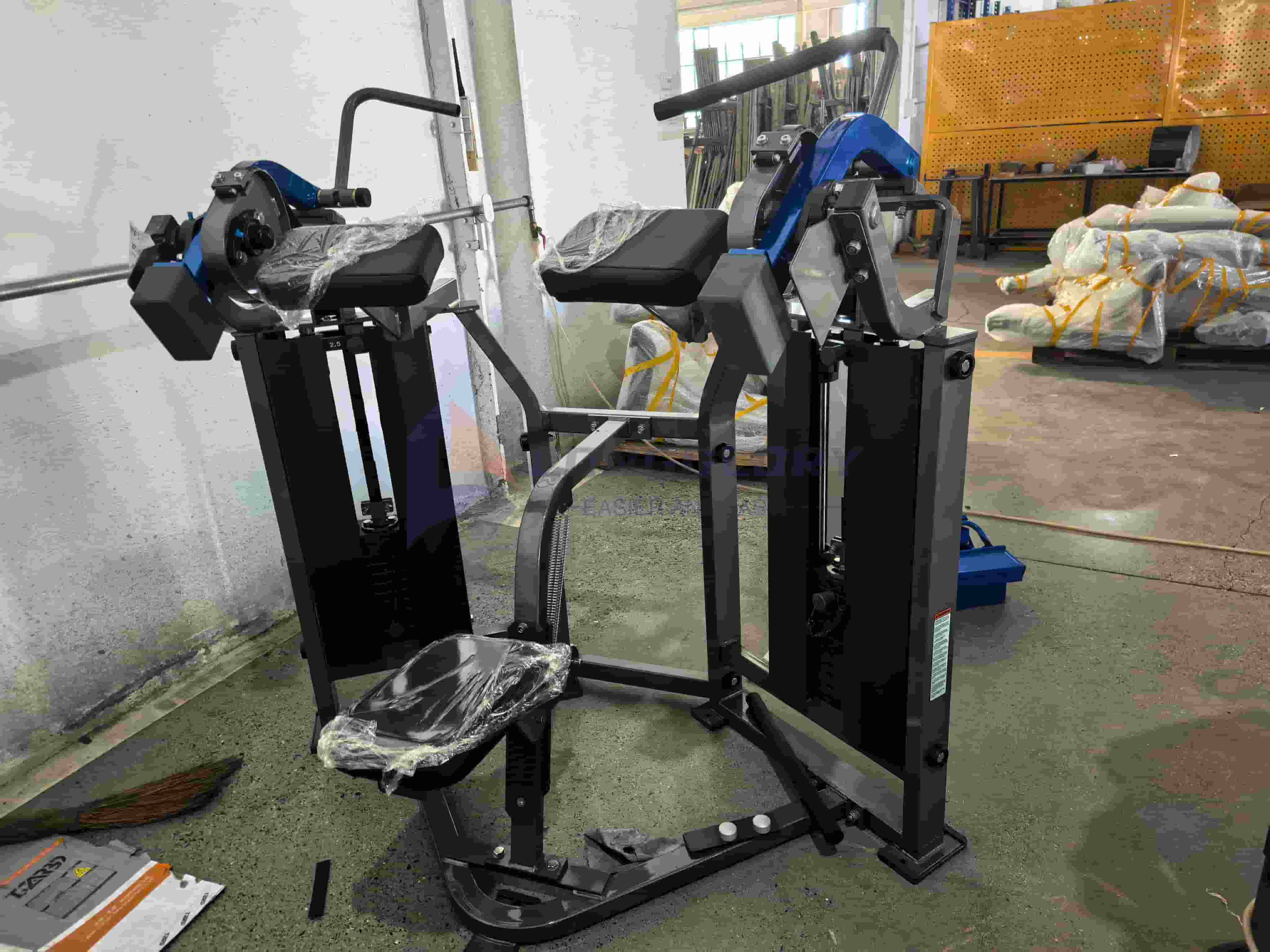 Gym Biceps Curl Machine